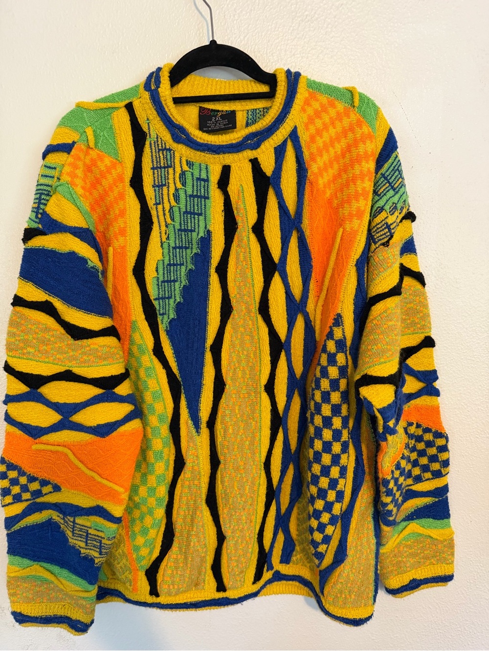 Men's 3D Textured Colorblock Crewneck Sweater in Yellow, Blue & Green